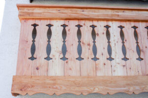 Balkon mit Musterausschnitt H19.